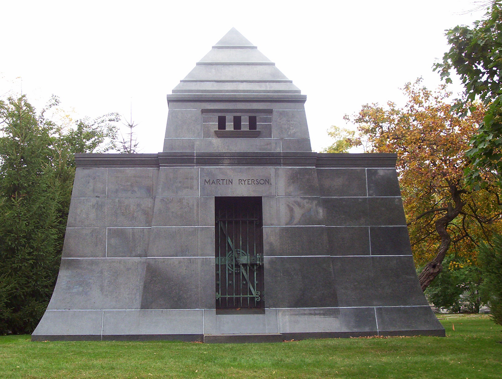 The Getty Tomb and the Ryerson Mausoleum | Newsburglar